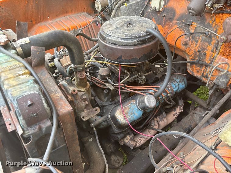 image for item NM9818 1975 Dodge D600 dump truck