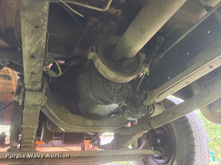 image for item NM9818 1975 Dodge D600 dump truck