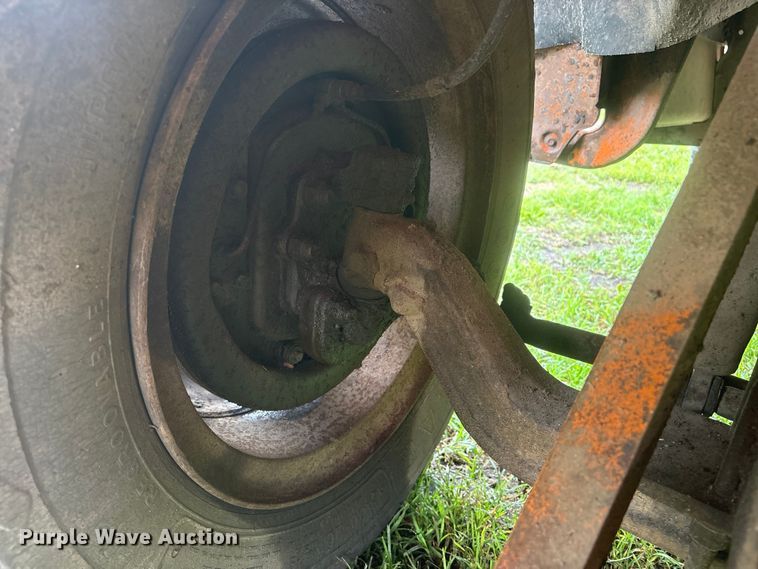 image for item NM9818 1975 Dodge D600 dump truck