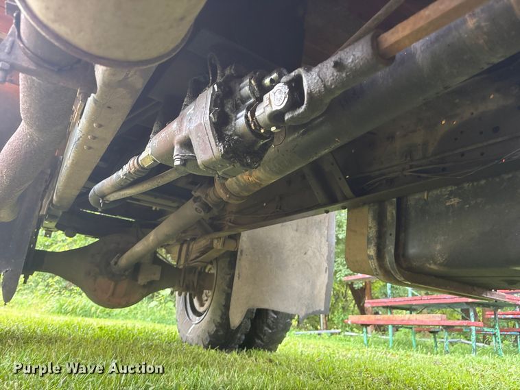 image for item NM9818 1975 Dodge D600 dump truck