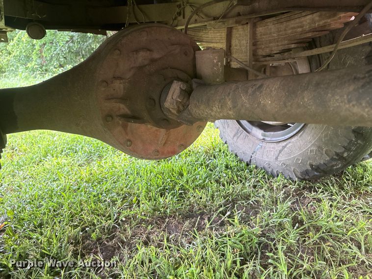 image for item NM9818 1975 Dodge D600 dump truck