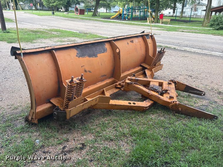 image for item NM9818 1975 Dodge D600 dump truck