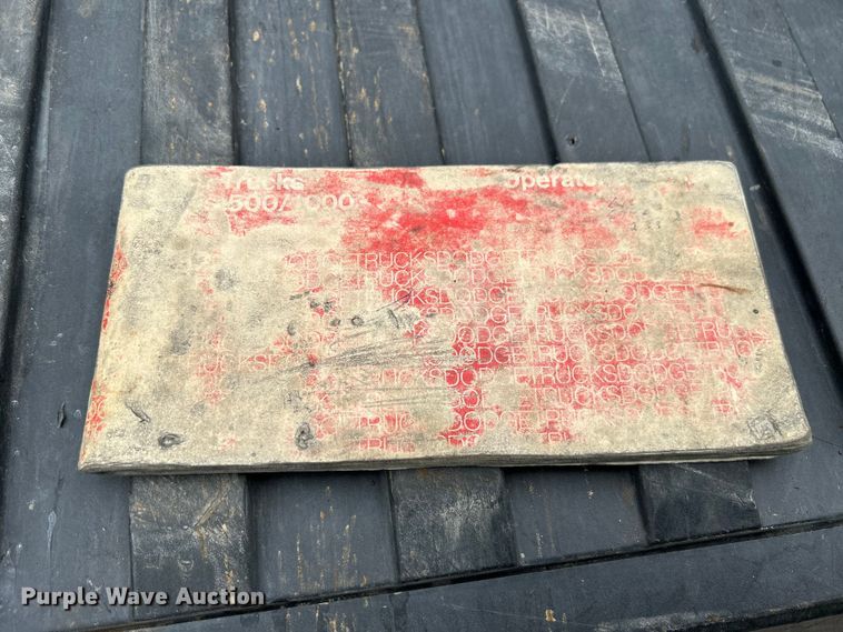 image for item NM9818 1975 Dodge D600 dump truck