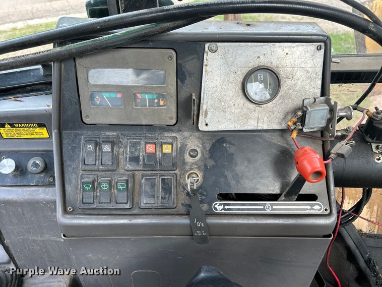 image for item NM9820 1989 Ford 455C backhoe