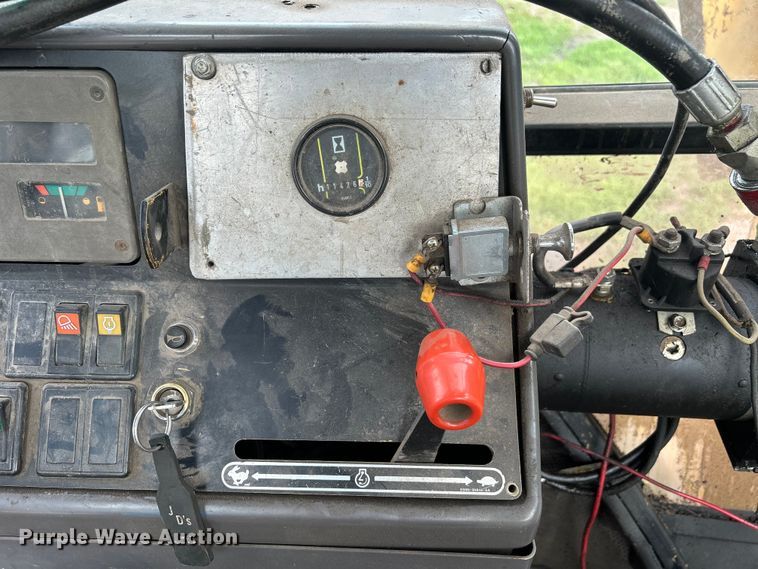 image for item NM9820 1989 Ford 455C backhoe