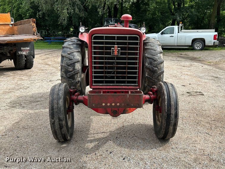 image for item NM9821 1970 International Harvester 544 Tractor