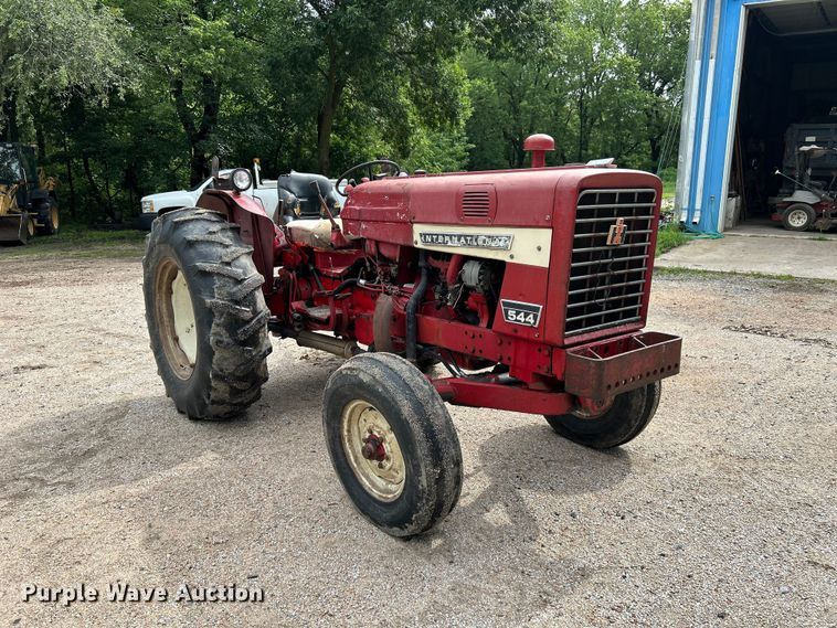 image for item NM9821 1970 International Harvester 544 Tractor