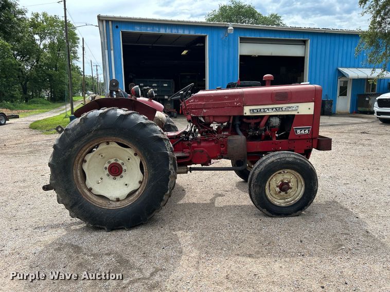 image for item NM9821 1970 International Harvester 544 Tractor