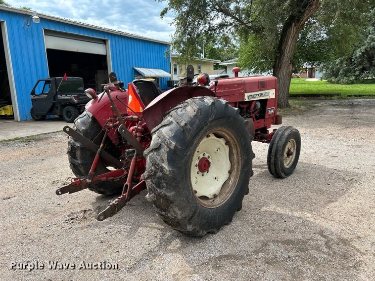image for item NM9821 1970 International Harvester 544 Tractor