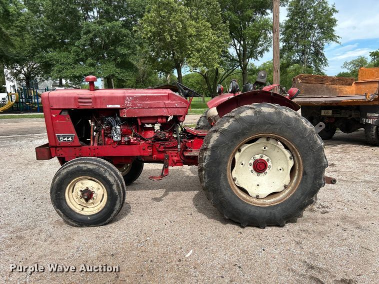 image for item NM9821 1970 International Harvester 544 Tractor
