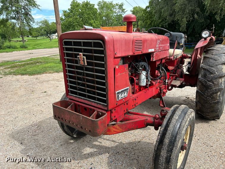 image for item NM9821 1970 International Harvester 544 Tractor