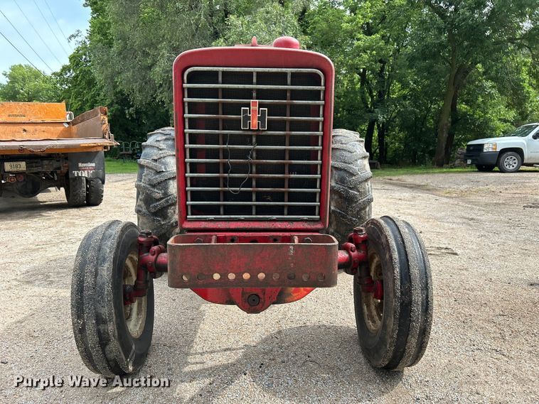 image for item NM9821 1970 International Harvester 544 Tractor