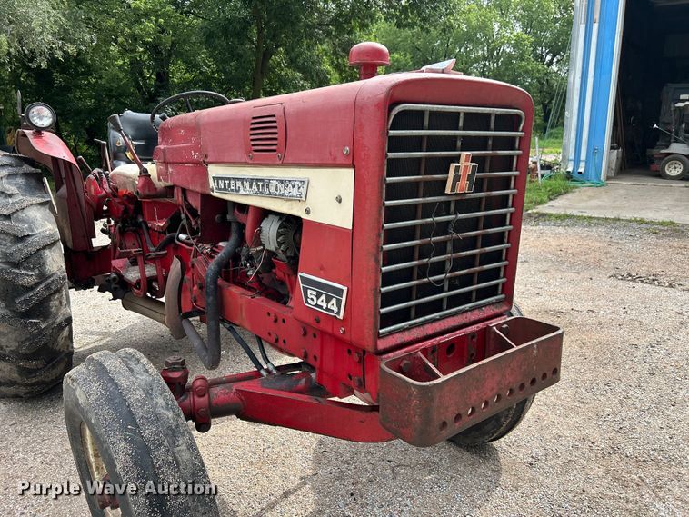 image for item NM9821 1970 International Harvester 544 Tractor