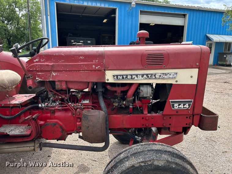image for item NM9821 1970 International Harvester 544 Tractor