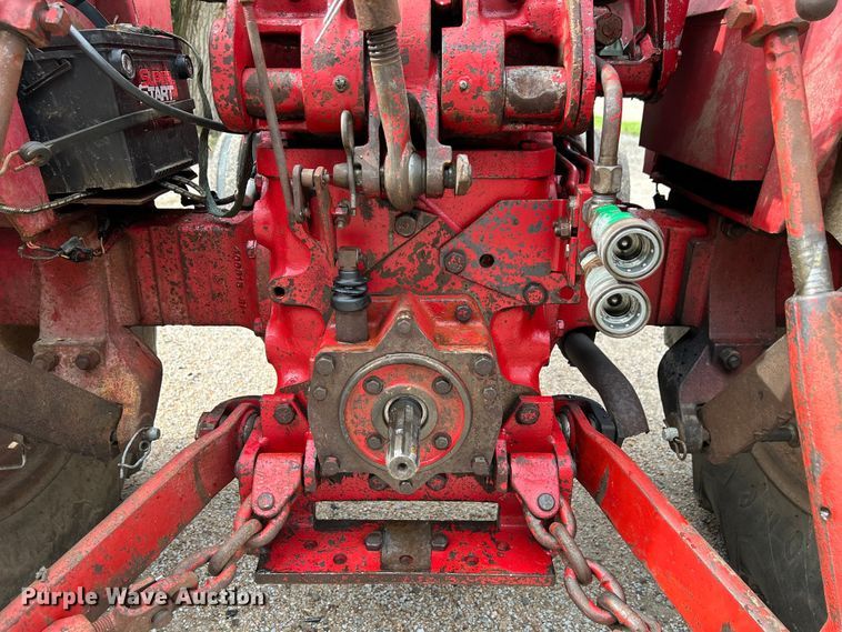 image for item NM9821 1970 International Harvester 544 Tractor