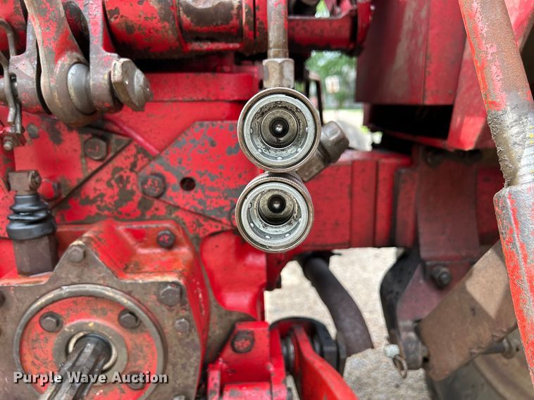 image for item NM9821 1970 International Harvester 544 Tractor