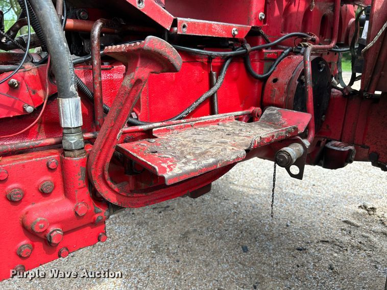 image for item NM9821 1970 International Harvester 544 Tractor