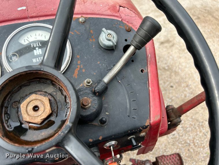 image for item NM9821 1970 International Harvester 544 Tractor
