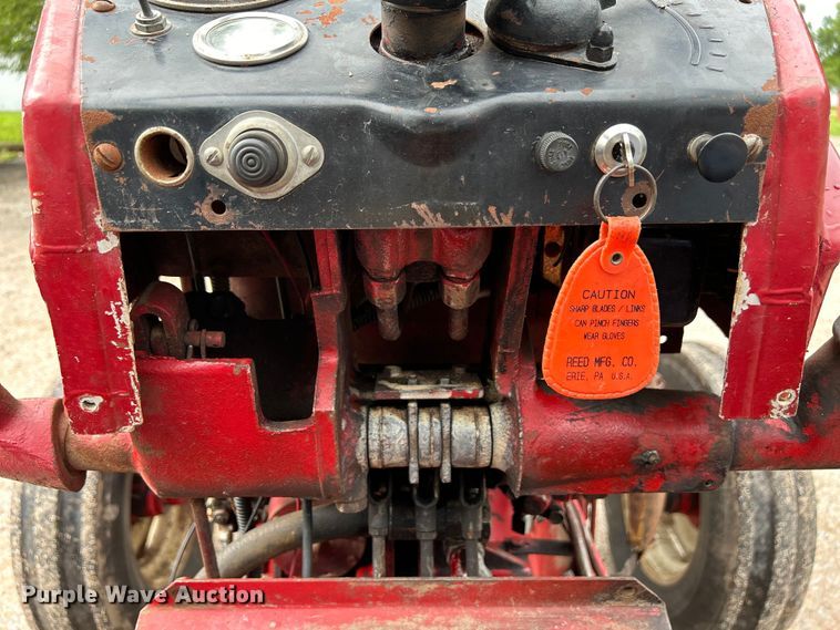 image for item NM9821 1970 International Harvester 544 Tractor