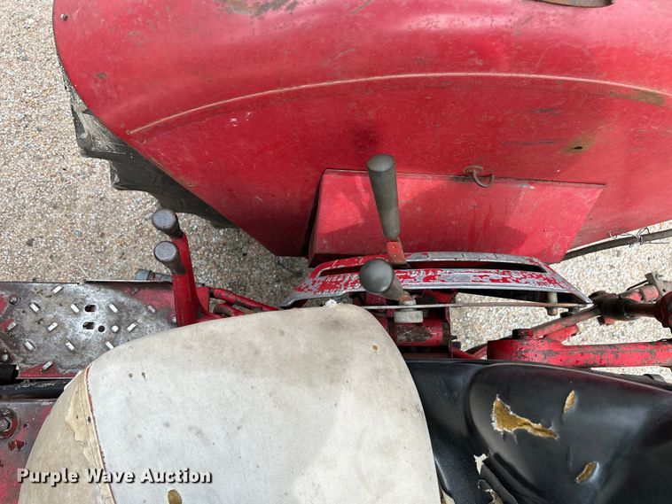 image for item NM9821 1970 International Harvester 544 Tractor