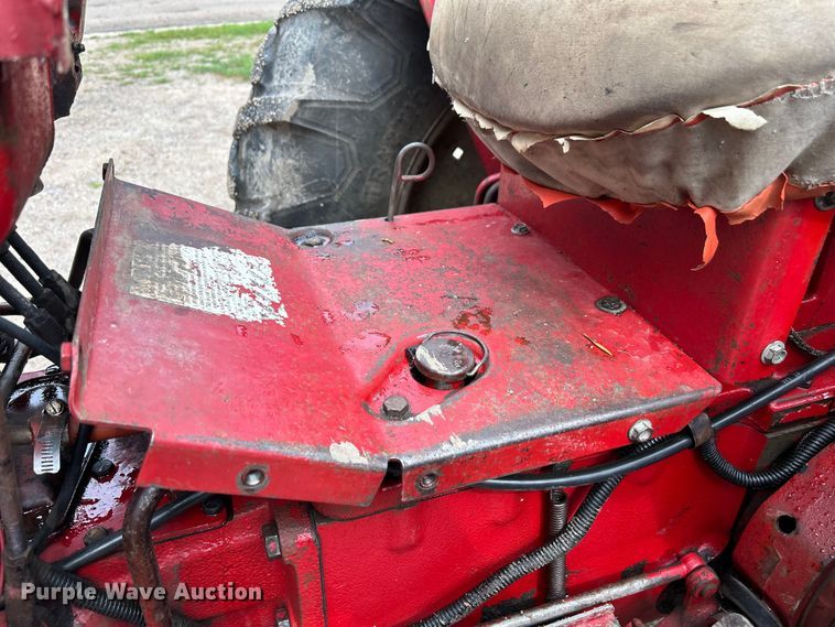 image for item NM9821 1970 International Harvester 544 Tractor