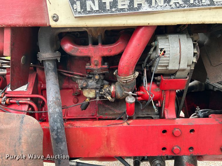 image for item NM9821 1970 International Harvester 544 Tractor