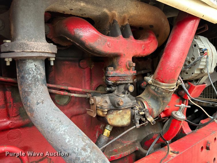 image for item NM9821 1970 International Harvester 544 Tractor