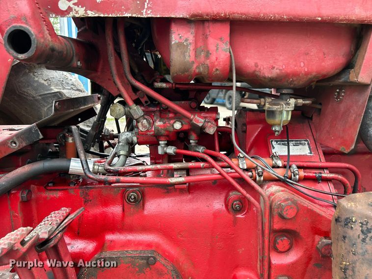 image for item NM9821 1970 International Harvester 544 Tractor