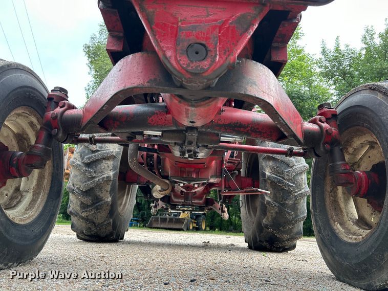 image for item NM9821 1970 International Harvester 544 Tractor