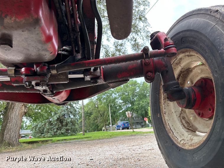 image for item NM9821 1970 International Harvester 544 Tractor