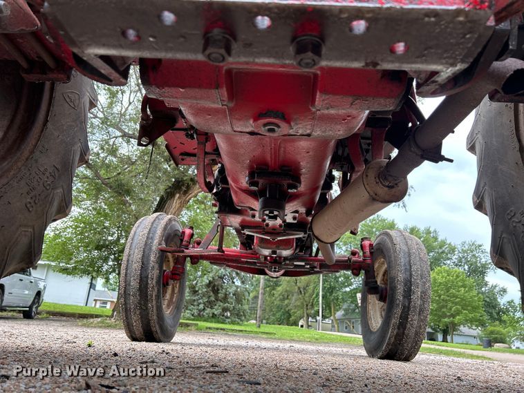 image for item NM9821 1970 International Harvester 544 Tractor