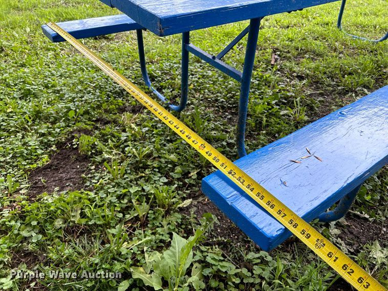 image for item NM9822 (7) picnic tables