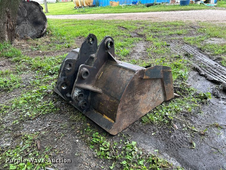 image for item NM9823 Excavator bucket