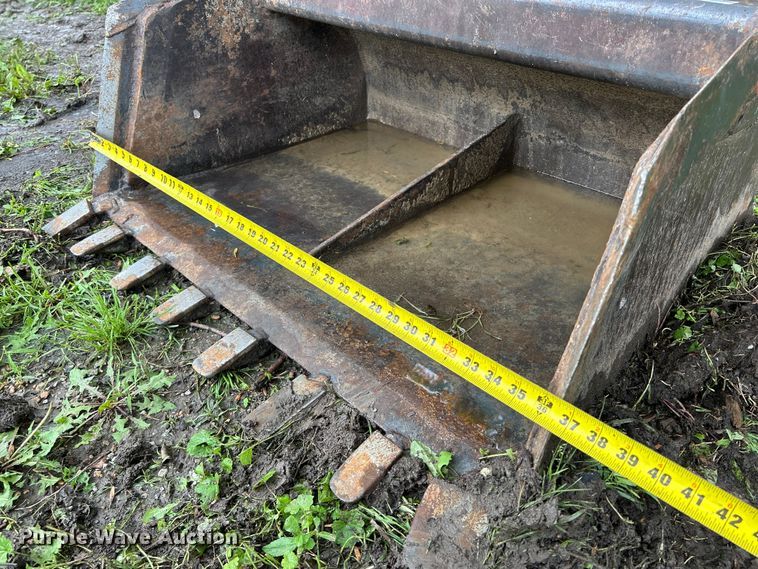 image for item NM9823 Excavator bucket