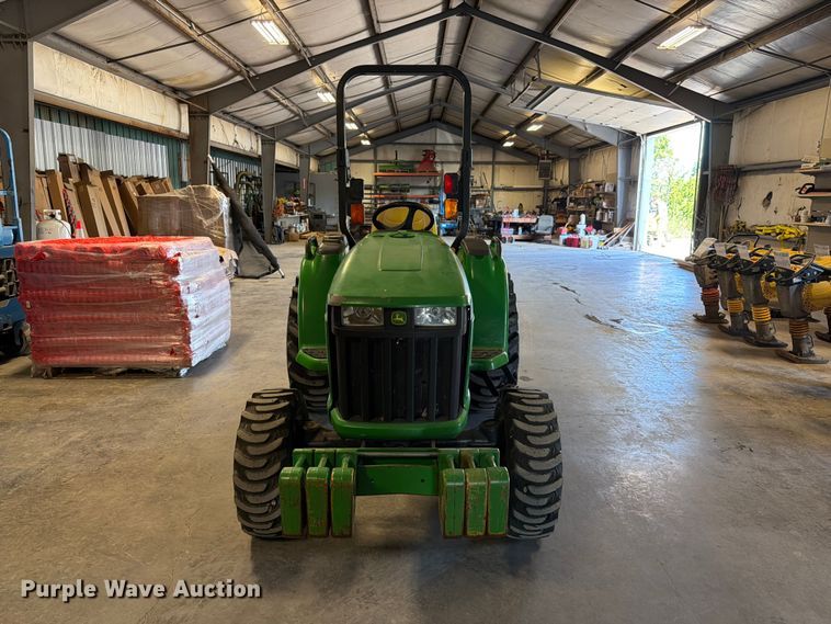 image for item DQ7949 2016 John Deere 3038E MFWD tractor