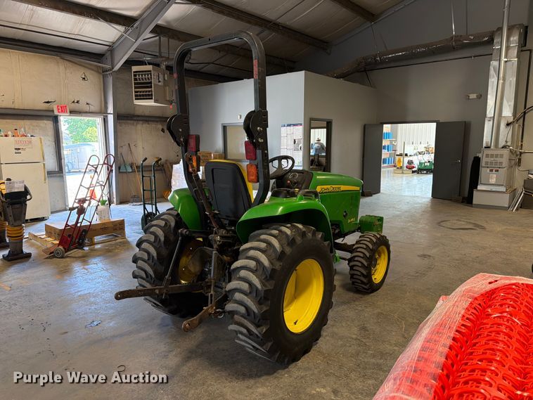 image for item DQ7949 2016 John Deere 3038E MFWD tractor