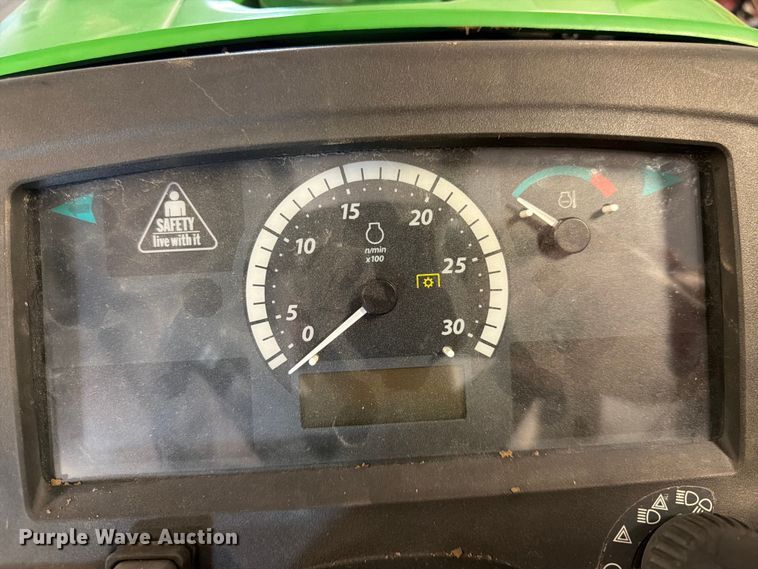 image for item DQ7949 2016 John Deere 3038E MFWD tractor