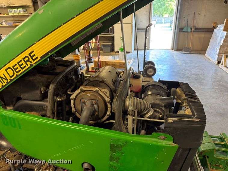 image for item DQ7949 2016 John Deere 3038E MFWD tractor