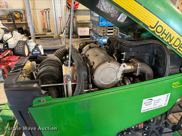 image for item DQ7949 2016 John Deere 3038E MFWD tractor