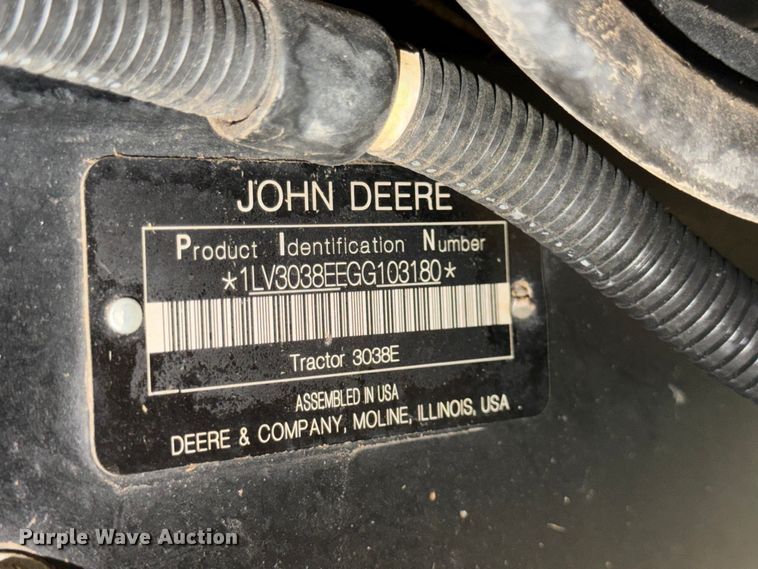 image for item DQ7949 2016 John Deere 3038E MFWD tractor