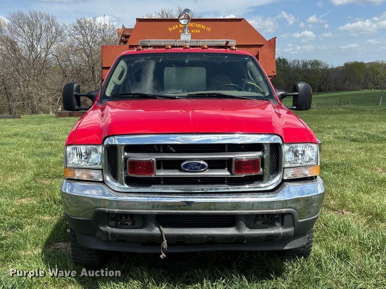 image for item EA4815 2003 Ford F550 feed mixer truck