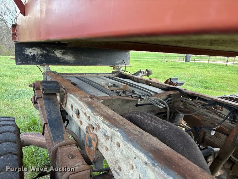 image for item EA4815 2003 Ford F550 feed mixer truck