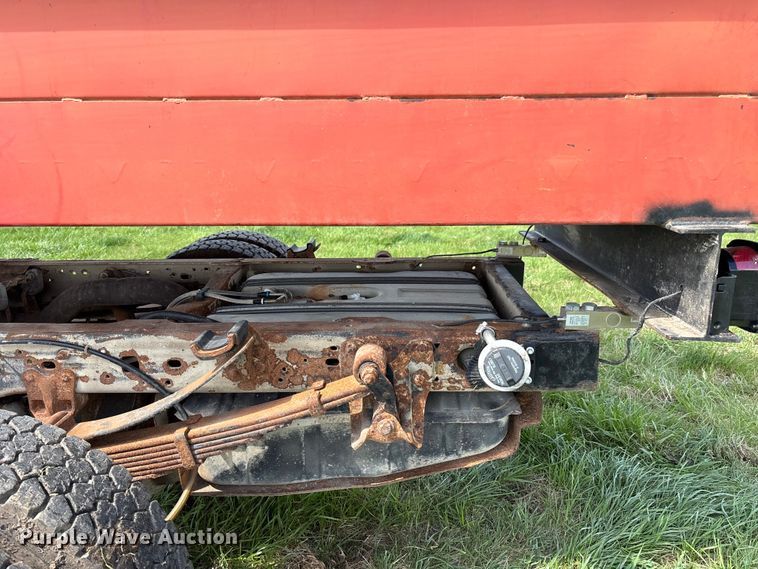 image for item EA4815 2003 Ford F550 feed mixer truck