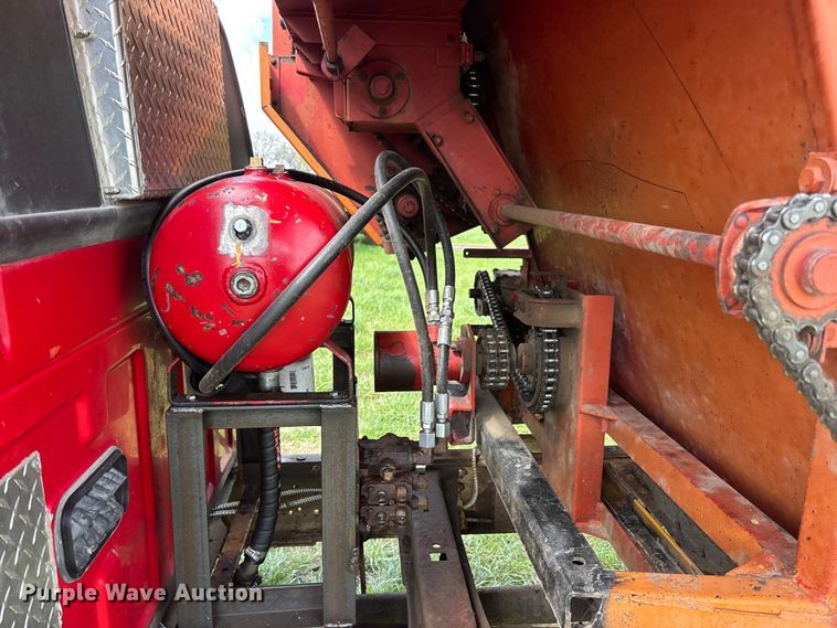 image for item EA4815 2003 Ford F550 feed mixer truck