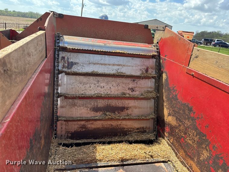 image for item EA4815 2003 Ford F550 feed mixer truck