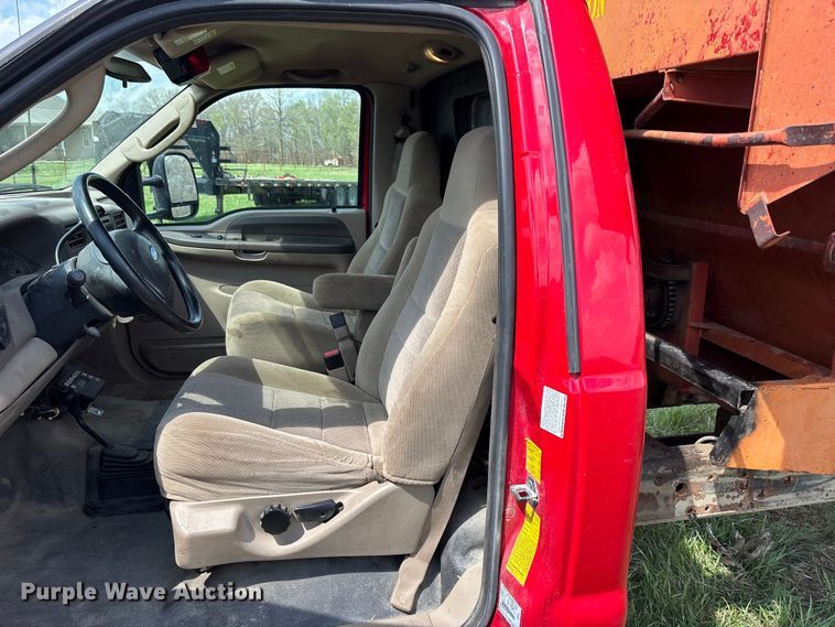 image for item EA4815 2003 Ford F550 feed mixer truck
