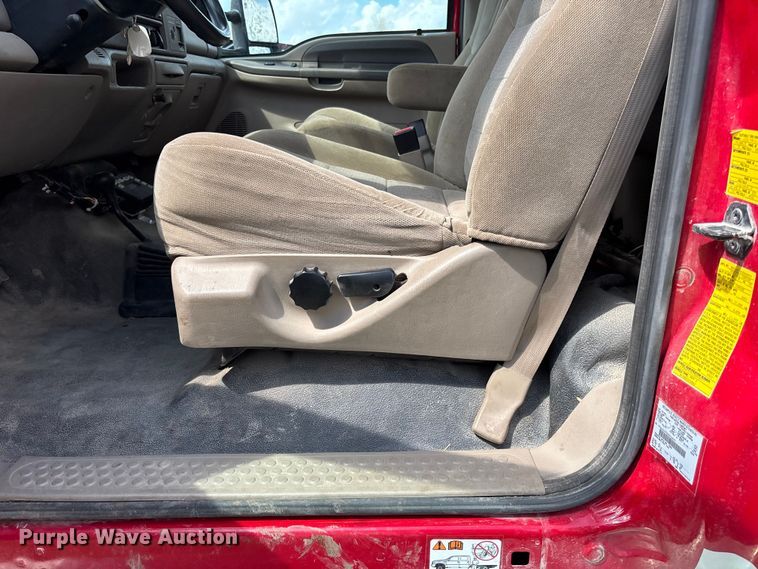 image for item EA4815 2003 Ford F550 feed mixer truck