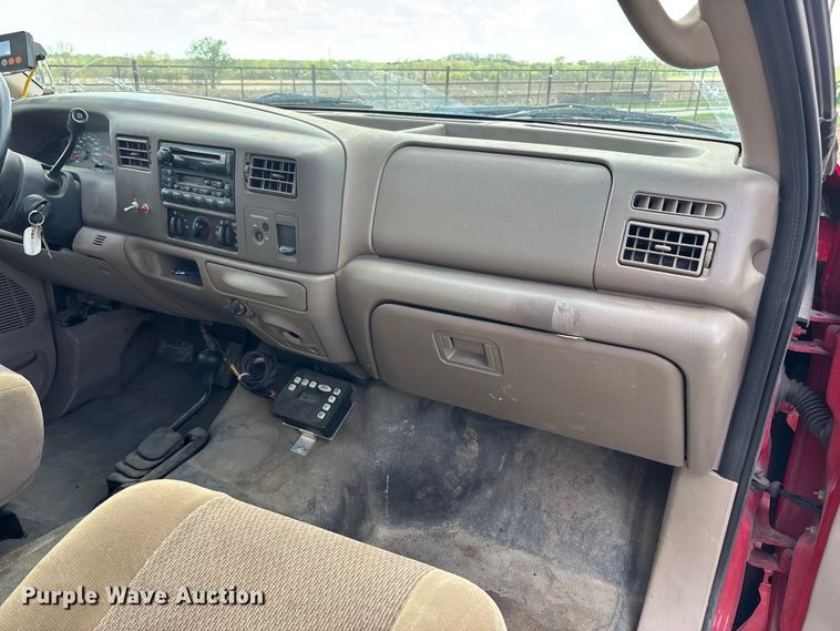 image for item EA4815 2003 Ford F550 feed mixer truck