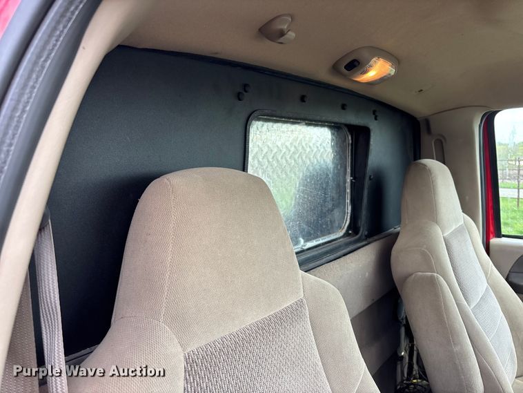 image for item EA4815 2003 Ford F550 feed mixer truck