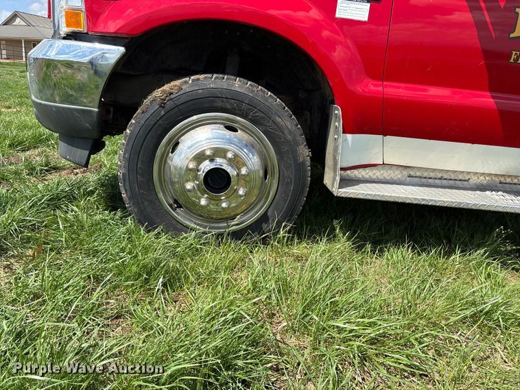 image for item EA4815 2003 Ford F550 feed mixer truck